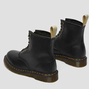 Dr Martens VEGAN US WOMEN 8 / US MEN 7 / EU 39